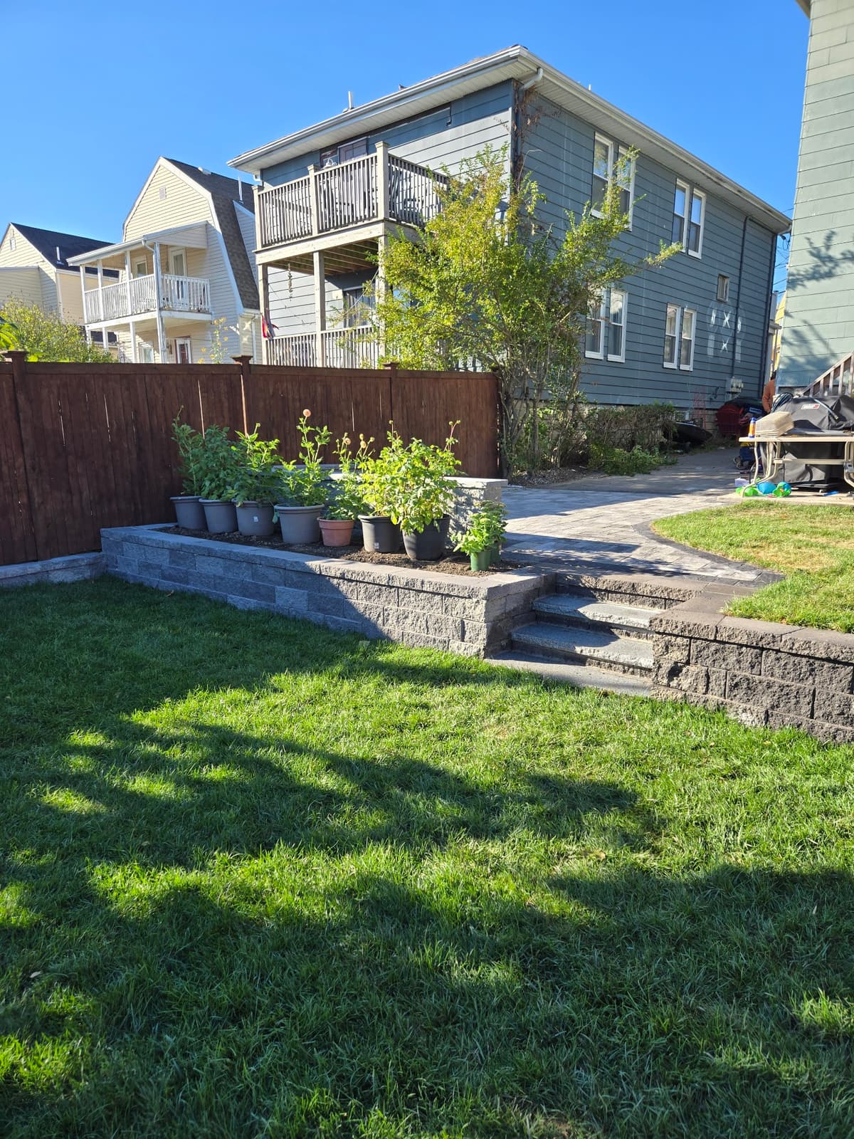 Finished retaining wall after installation
